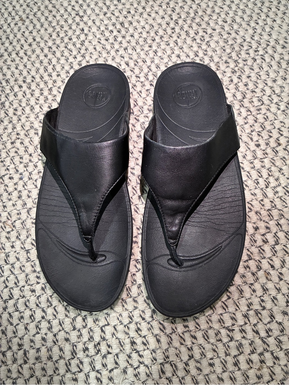 FitFlop Black Lulu Leather Thong Sandals Ladies size10